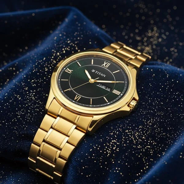 Titan 1870YM01 | Titan Karishma Quartz Analog with Day and Date Green Dial Golden Stainless Steel Strap Watch For Men