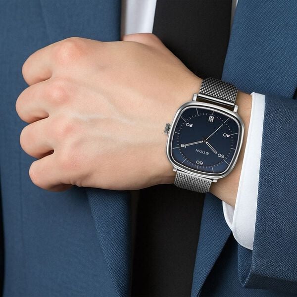 Titan 1885SM02 | Titan Neo Curve Quartz Analog with Date Blue Dial Stainless Steel Strap Watch For Men