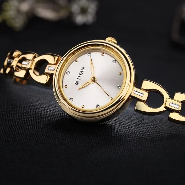 Titan 2601YM04 | Titan Lagan Silver Dial Analog Metal Strap Watch for Women