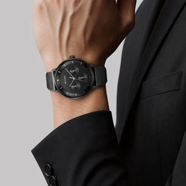 Titan 94006NM01 | Titan Modern Classics Black Dial Quartz Multifunction Stainless Steel Strap watch for Men