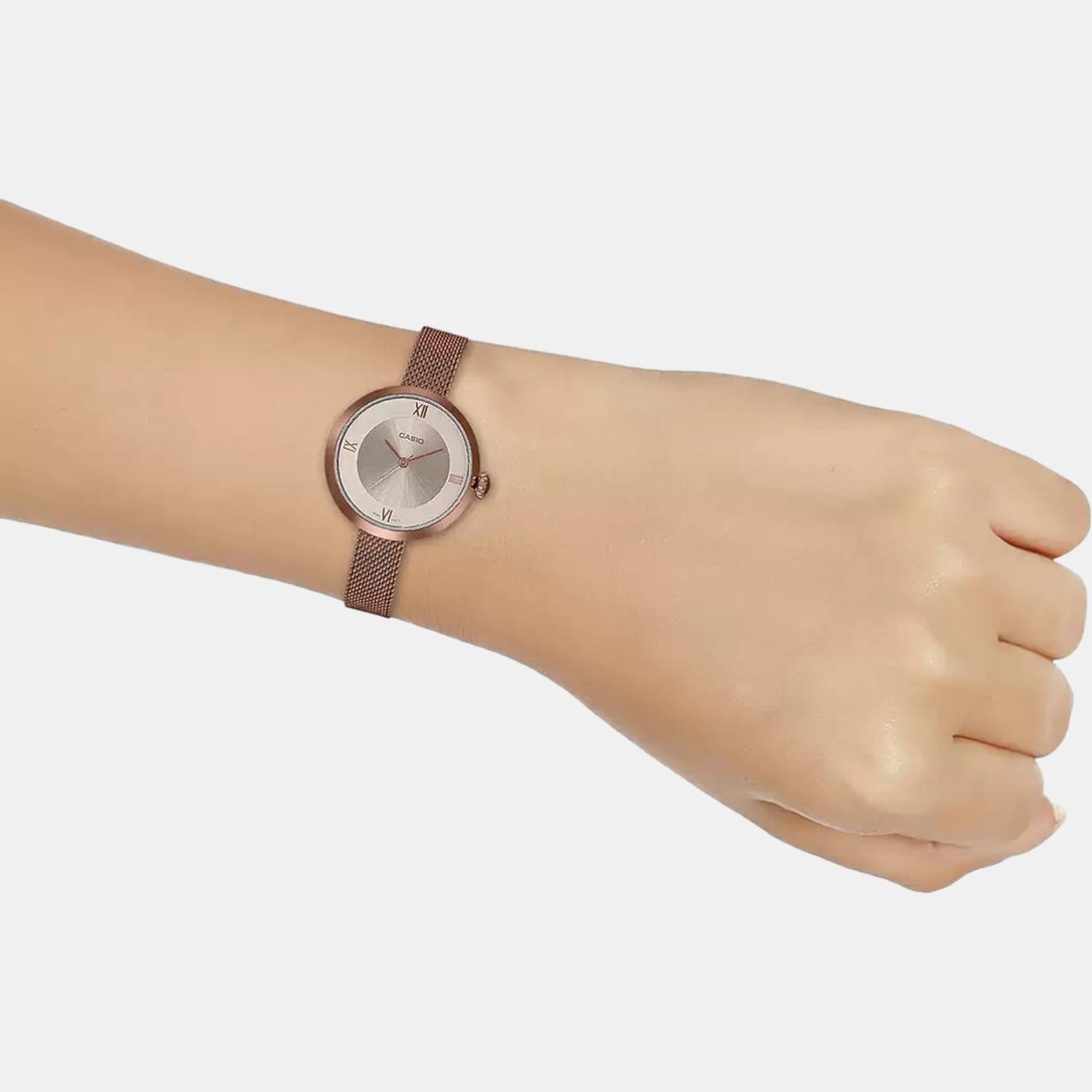 Enticer Women Quartz Rose Gold Dial Analog Mesh Watch A1854