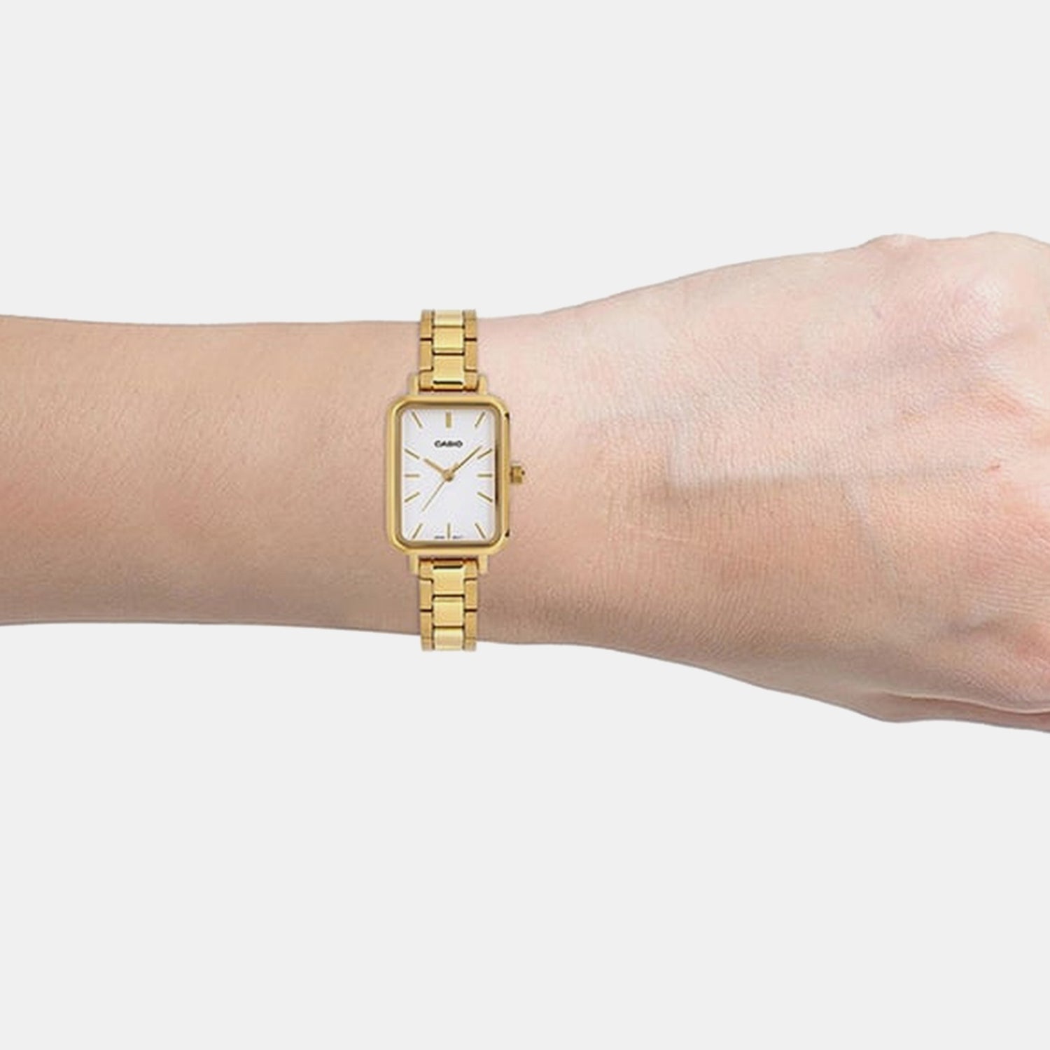 Enticer Women Quartz White Dial Analog Stainless Steel Watch A2520 LTP-V009G