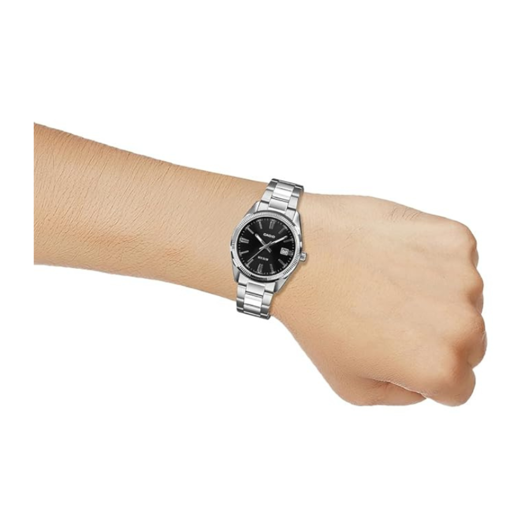 Casio UTP-1302PD-1AVDF A2563 | Unisex Quartz Black Dial Analog Stainless Steel Watch