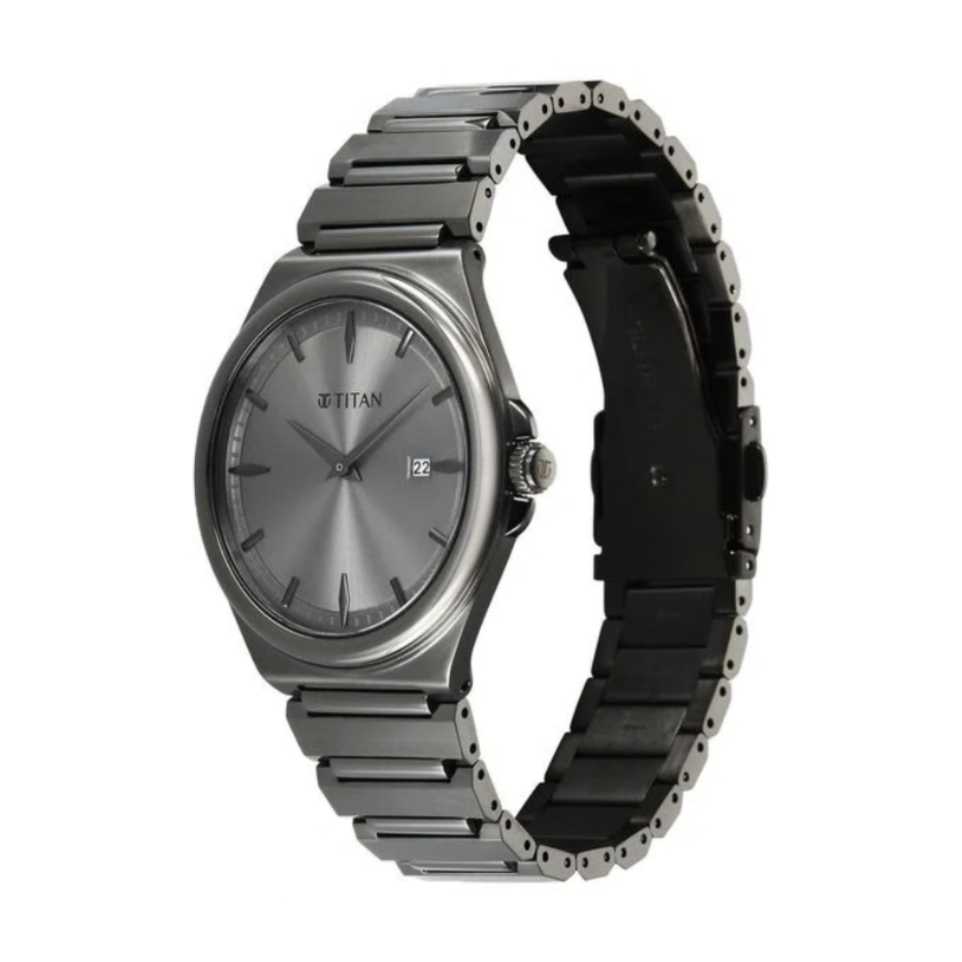 Titan 90261QM02 | Titan Classique Sleek fit Quartz Analog Executive Style Watch.