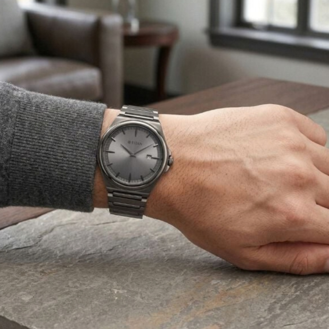 Titan 90261QM02 | Titan Classique Sleek fit Quartz Analog Executive Style Watch.