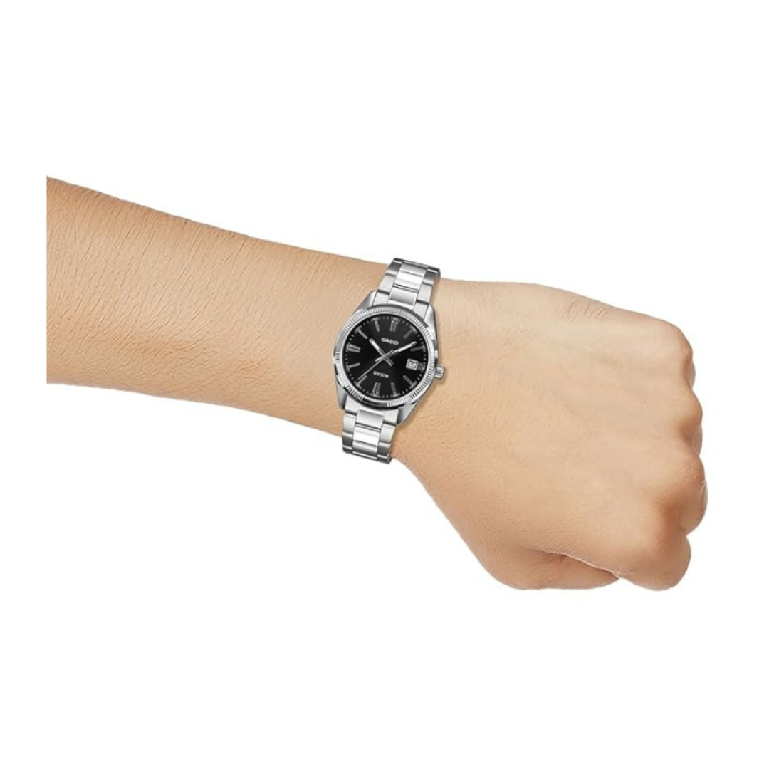 Casio UTP-1302PD-2A1VDF A2564 | Unisex Quartz Blue Dial Analog Stainless Steel Watch