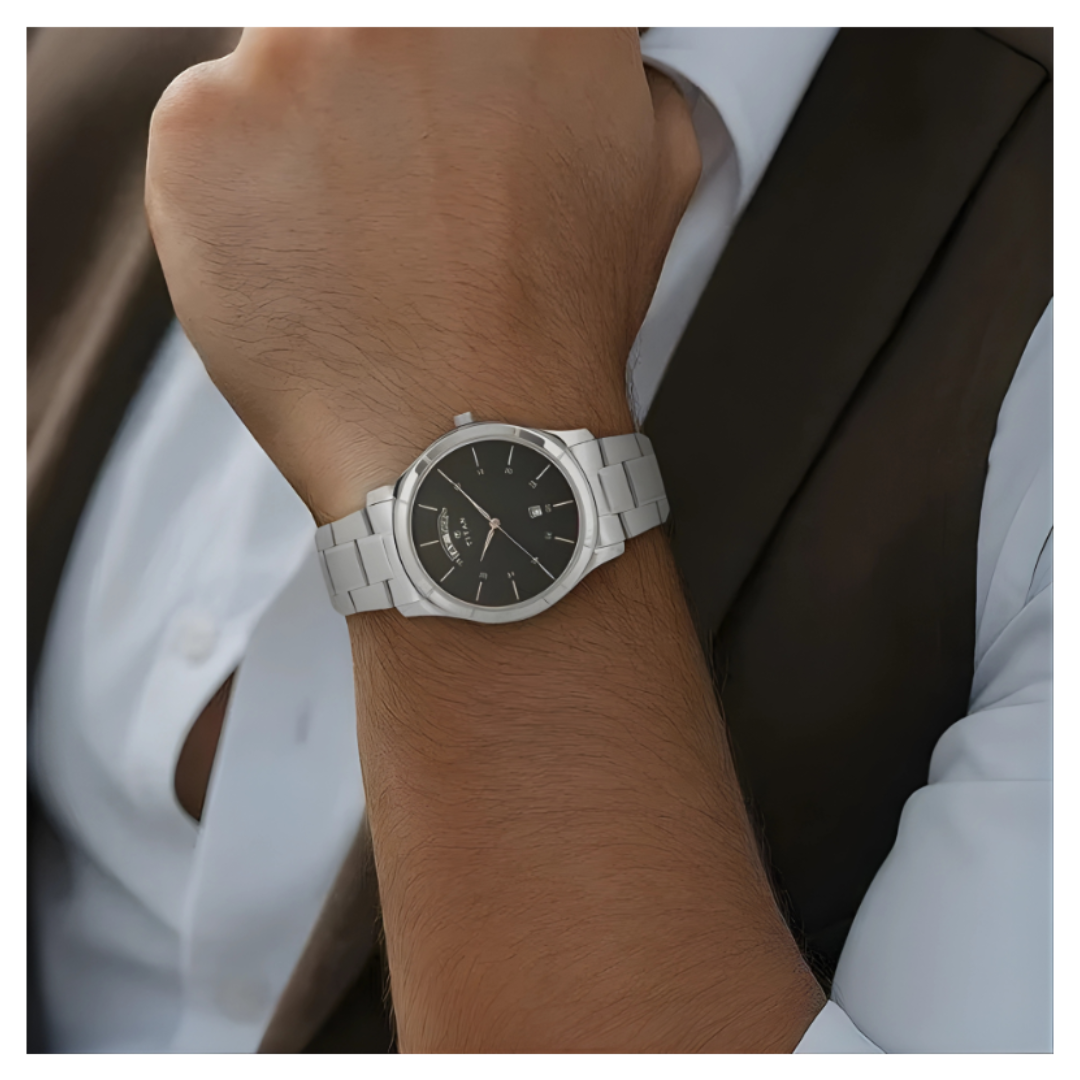Titan 1767SM02 |Titan Workwear Black Dial Analog with Day and Date Stainless Steel Strap watch for Men