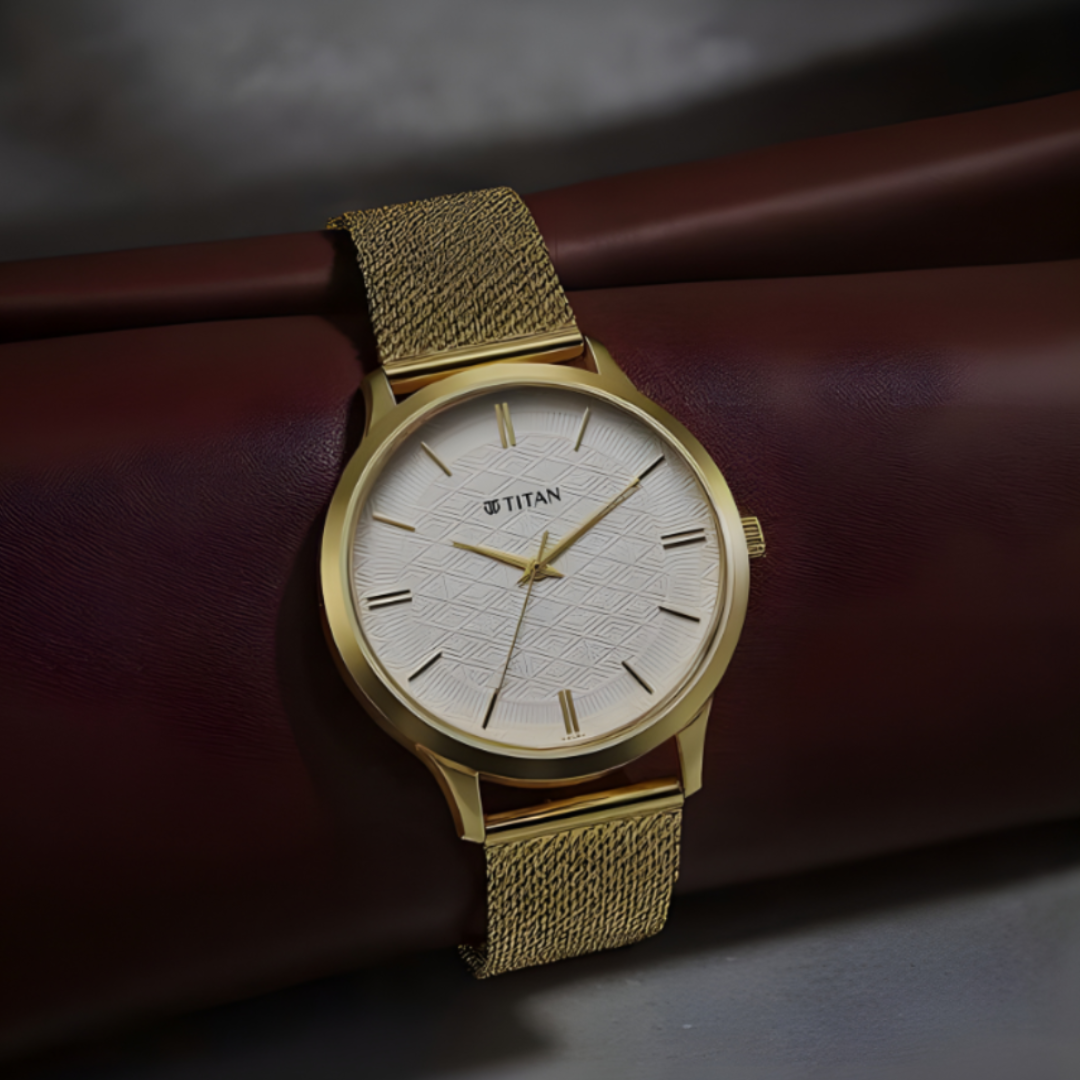 Titan 1825YM11 | Titan Karishma Quartz Analog White Dial Stainless Steel Strap Watch for Men